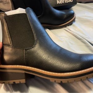 New in Box Kensie Black Leather Chelsea Boots-sz 9